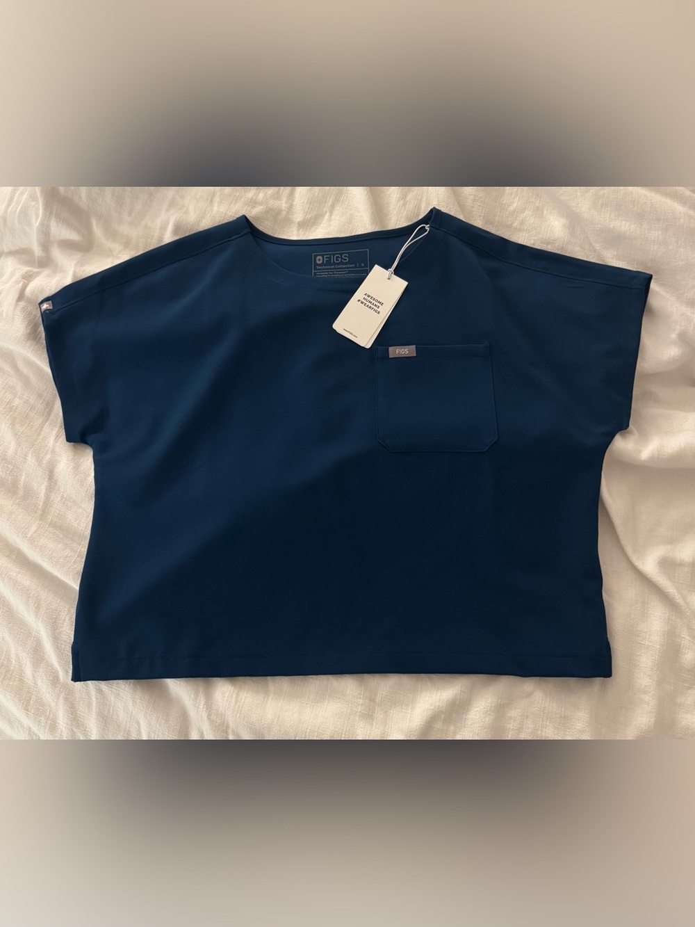 FIGS Short-Sleeve Pocket Tee/High-rise Straight Pant